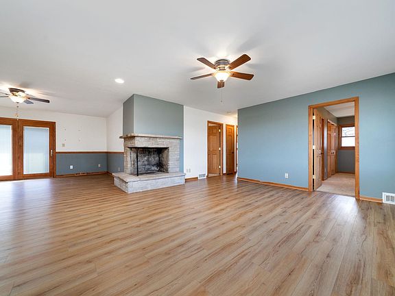 5th image of 11179 Beloit Rd