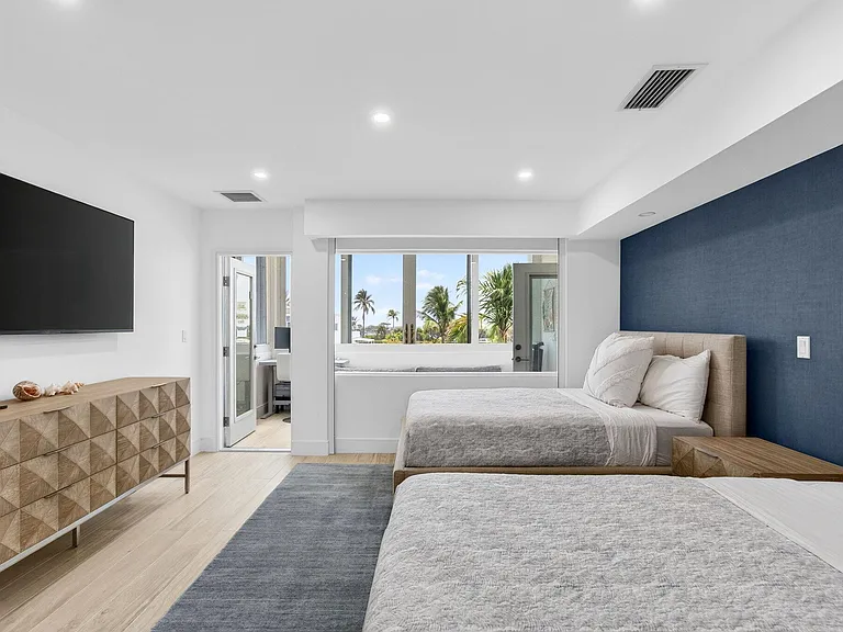 120 N Ocean Blvd #203 — Photo 43