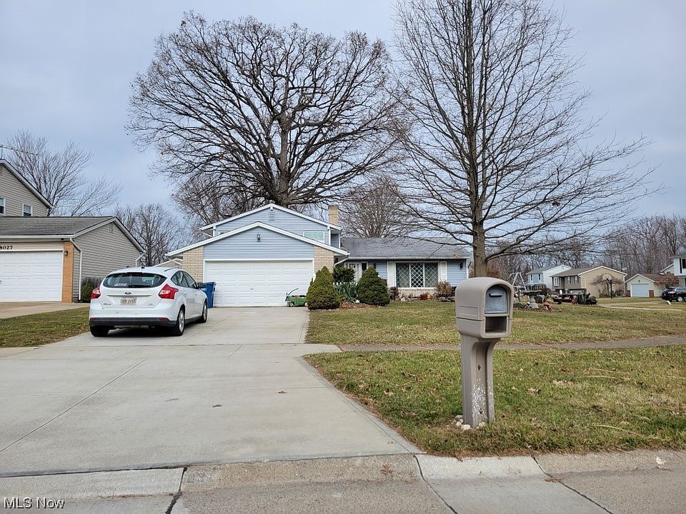2nd image of 8031 Linden St