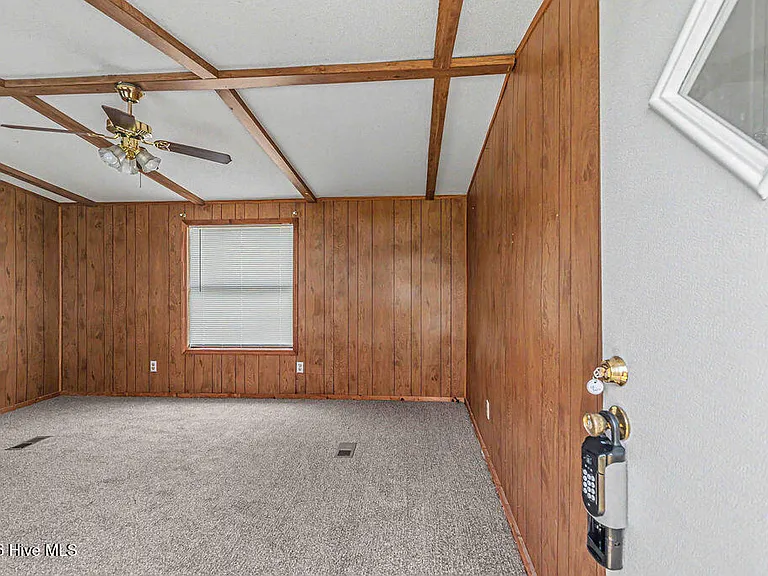 118 Jen & Jess Ln — Photo 5
