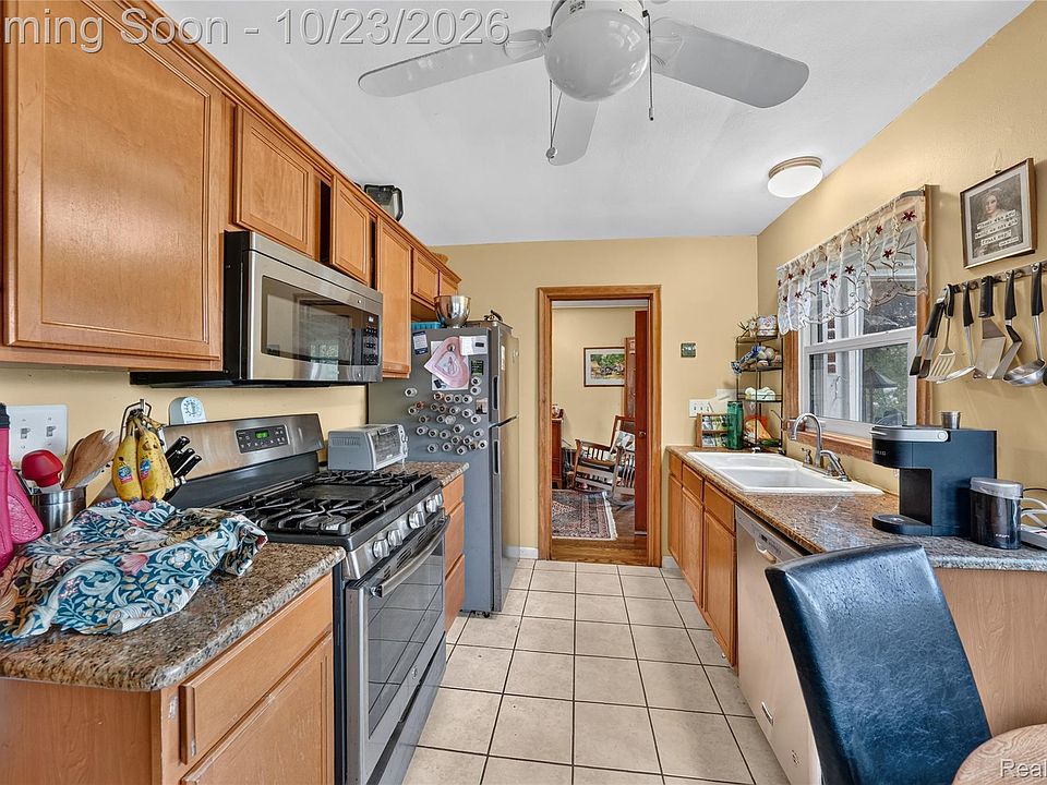 3930 Parkview Dr, photo 9
