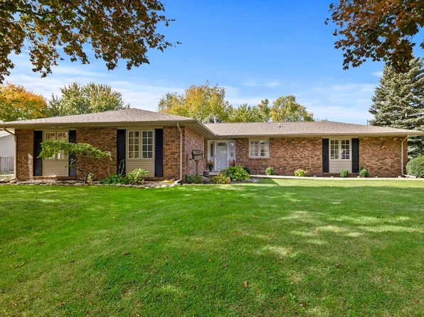 1102 W 18th St, La Porte, IN 46350