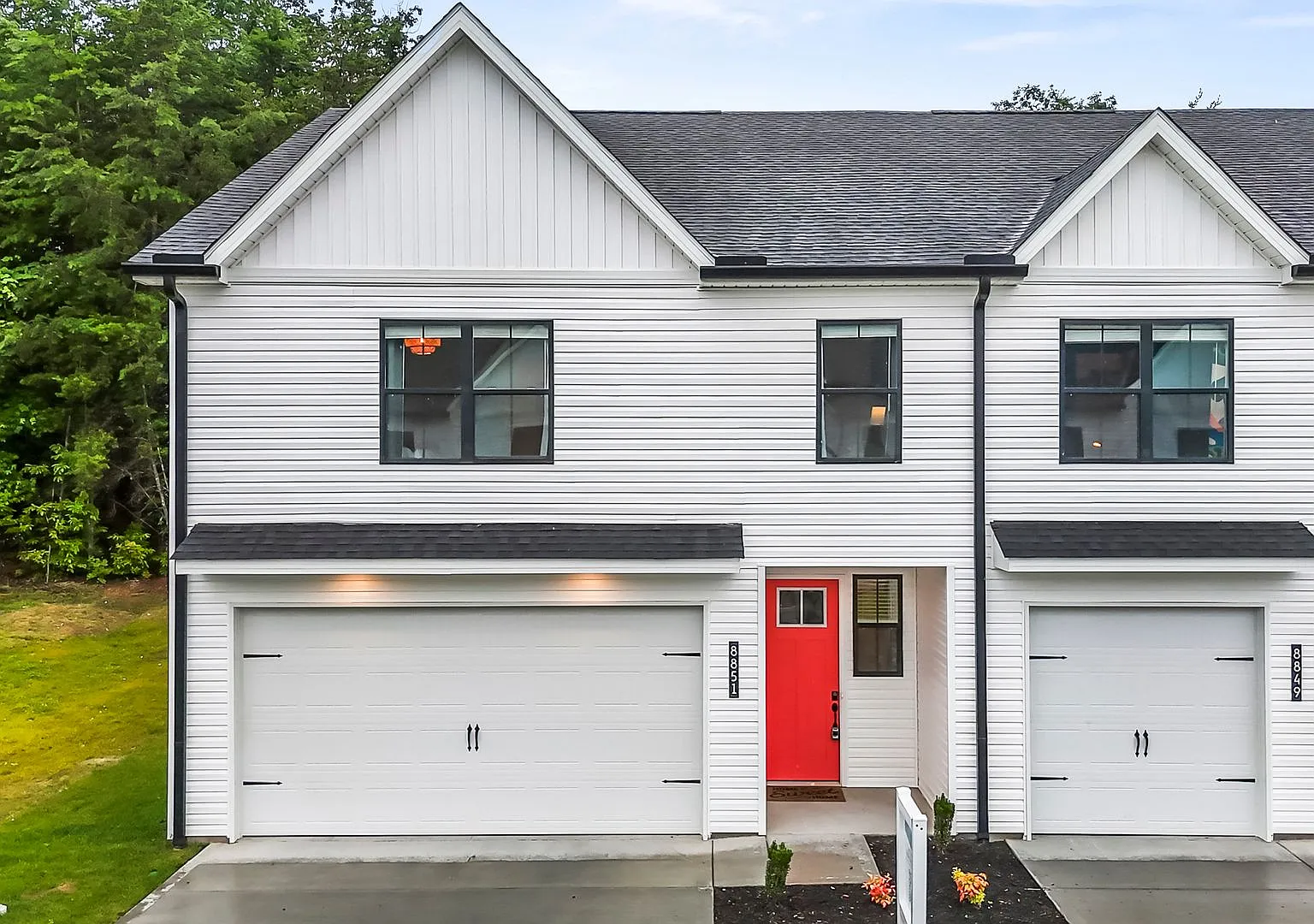 Now Offering Move-In Incentive Of One-Month Free New 3-Bedroom Townhome. — Photo 1