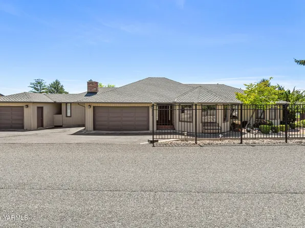 4504 Scenic Dr, Yakima, WA 98908