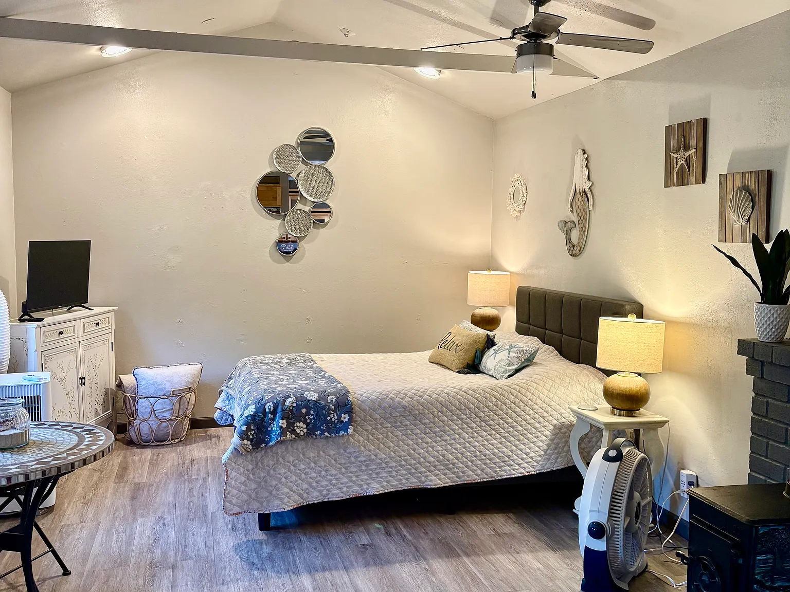 Studio, 350 sqft, $1,400 — Photo 1