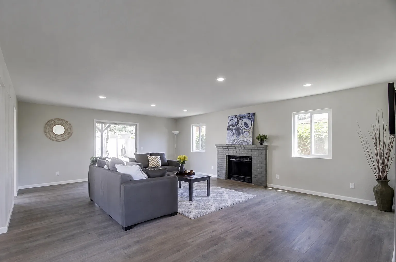 5 bed, 2924 sqft, $5,800 — Photo 4