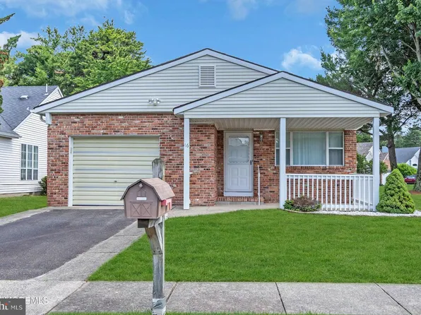 46 Carmacks Way, Toms River, NJ 08757