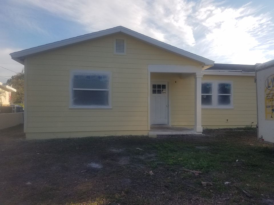 Front of Home 11/26/17