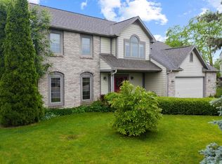 14817 Deerberry Ct, Fort Wayne, IN 46814