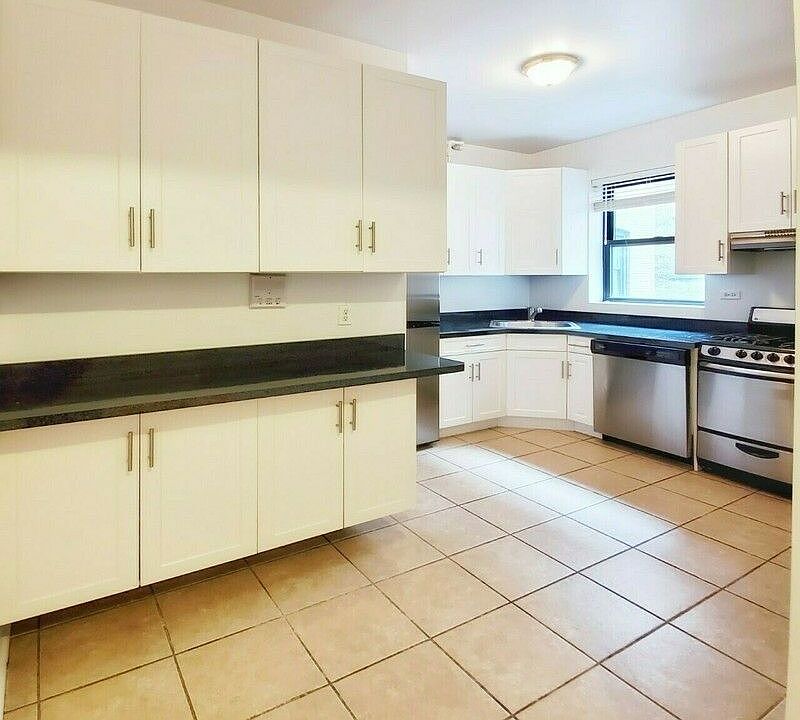 2nd image of 115 W 16th St #231