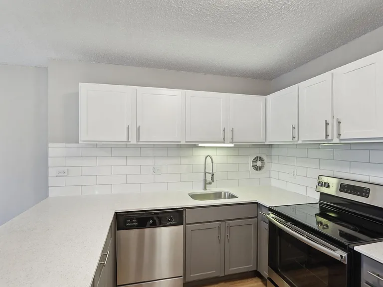 100 Forest Place Apartments — Photo 50