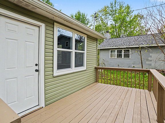 3rd image of 4206 S Shore Dr