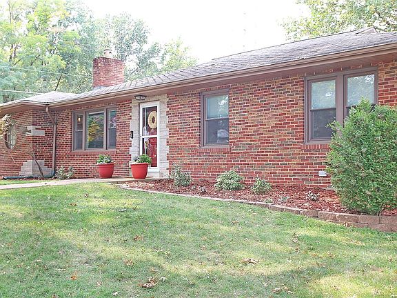 2nd image of 4919 Verguene Ave