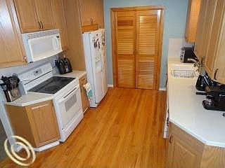 5th image of 860 Buckhorn Dr
