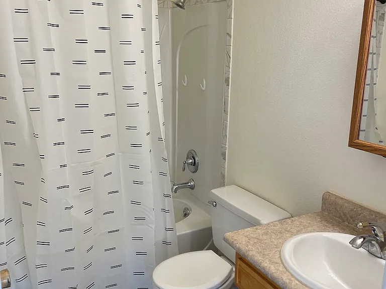 260 Honeysuckle St #2 — Photo 9