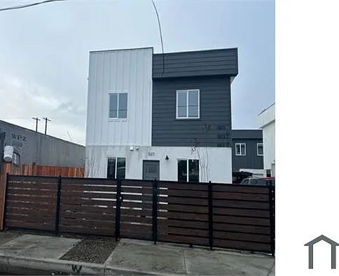 2 bed, 790 sqft, $2,700 — Photo 1
