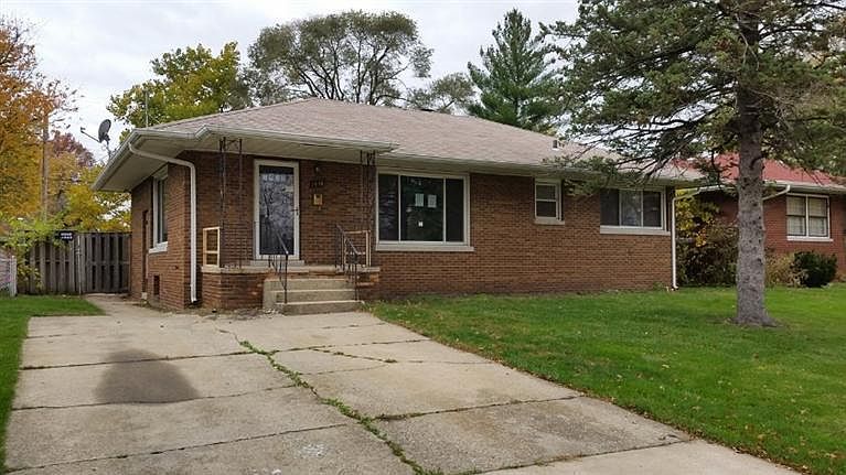 1st image of 7438 Woodmar Ave