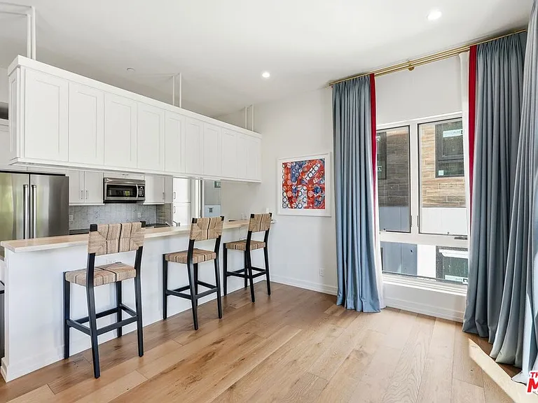 1041 N Spaulding Ave #203 — Photo 12