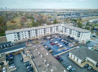 3817 Howard Ave #301, Windsor, ON N9E 0B5