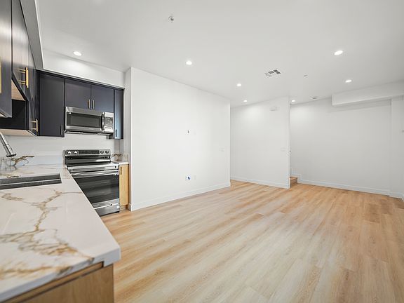 5th image of 4174 Willimet St #1/2