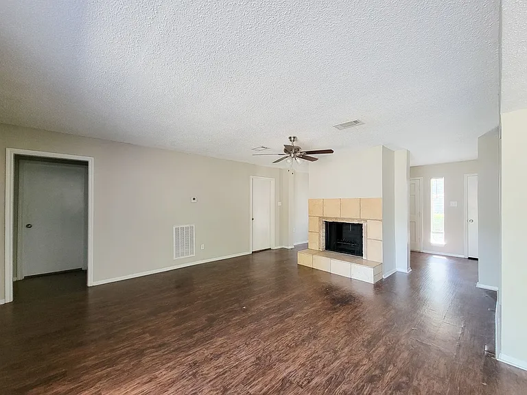 18402 Tall Cypress Dr — Photo 14
