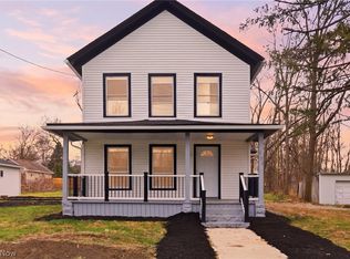 950 Park Ave, Amherst, OH 44001