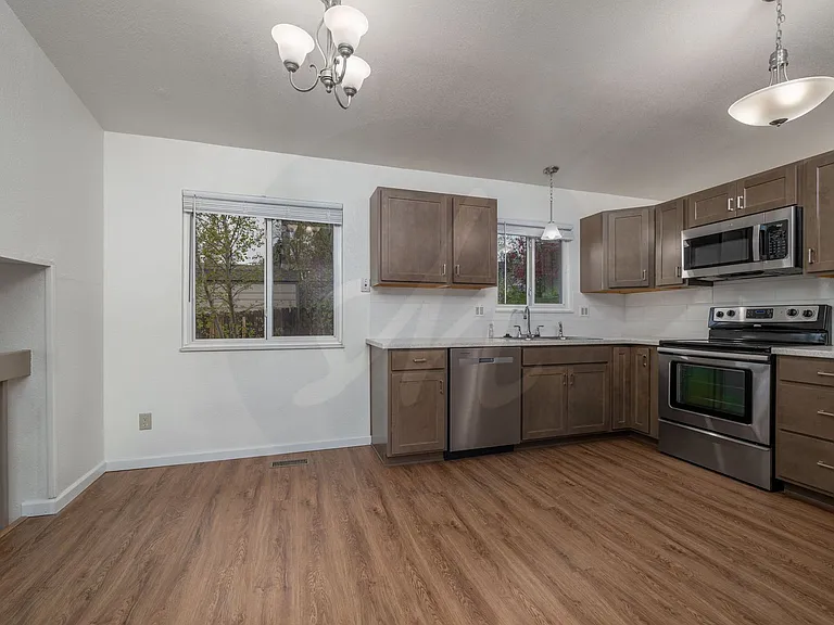 2630 Maroon Bells Ave — Photo 4