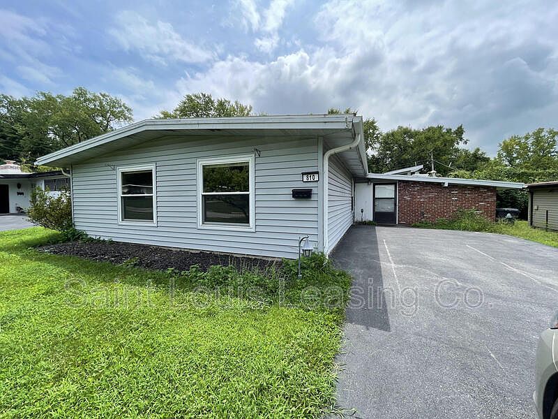 1st image of 810 Saint Anthony Ln
