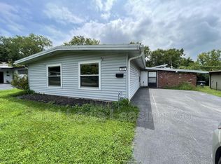 810 Saint Anthony Ln, Florissant, MO 63033