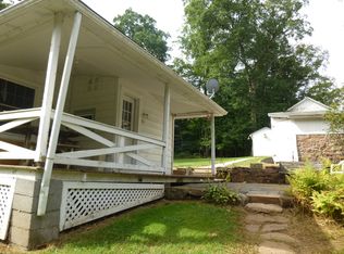 608 Holtzman Rd, Reinholds, PA 17569