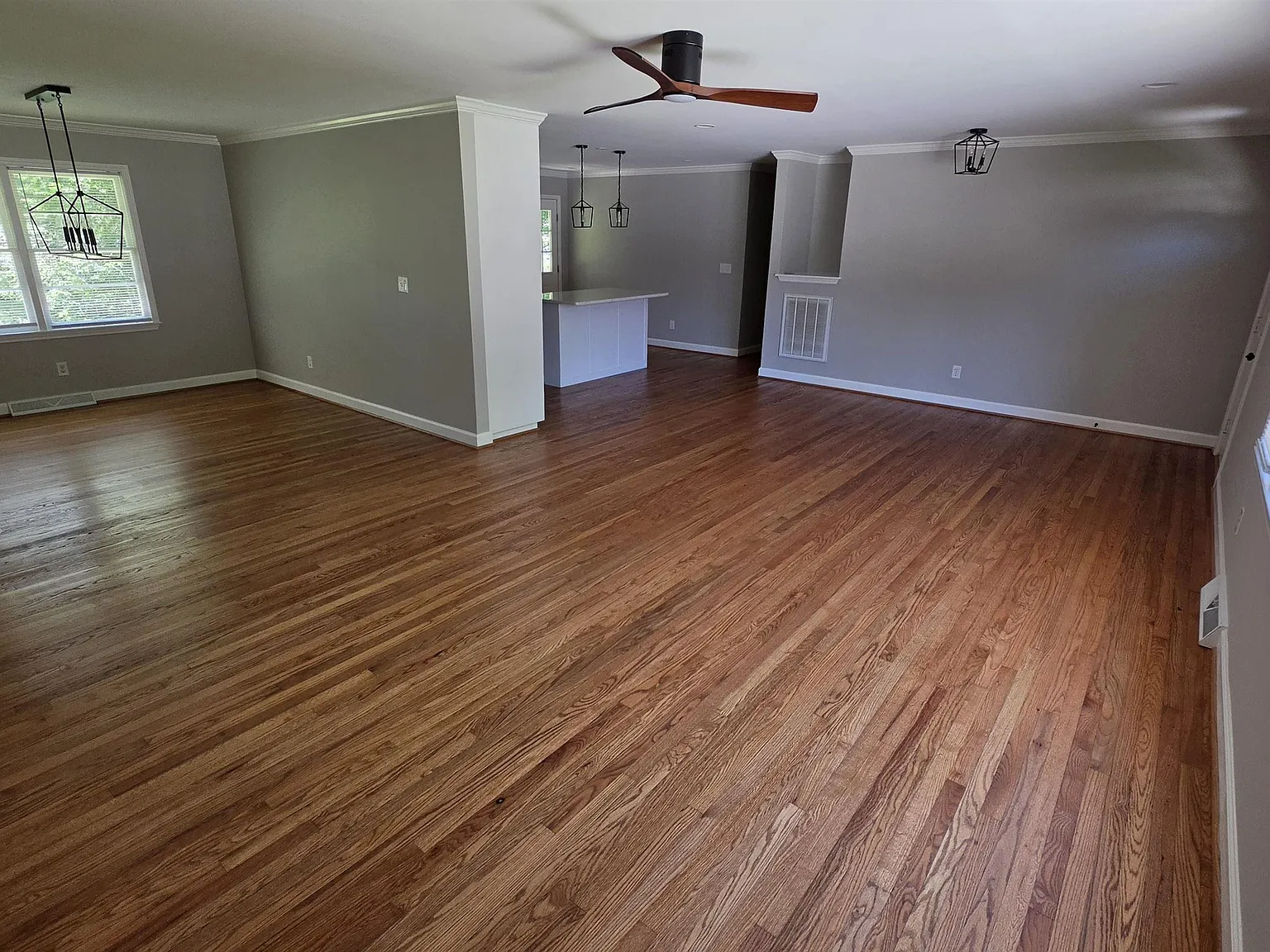 3 bed, 2.0 bath, 1363 sqft, $1,800 — Photo 4