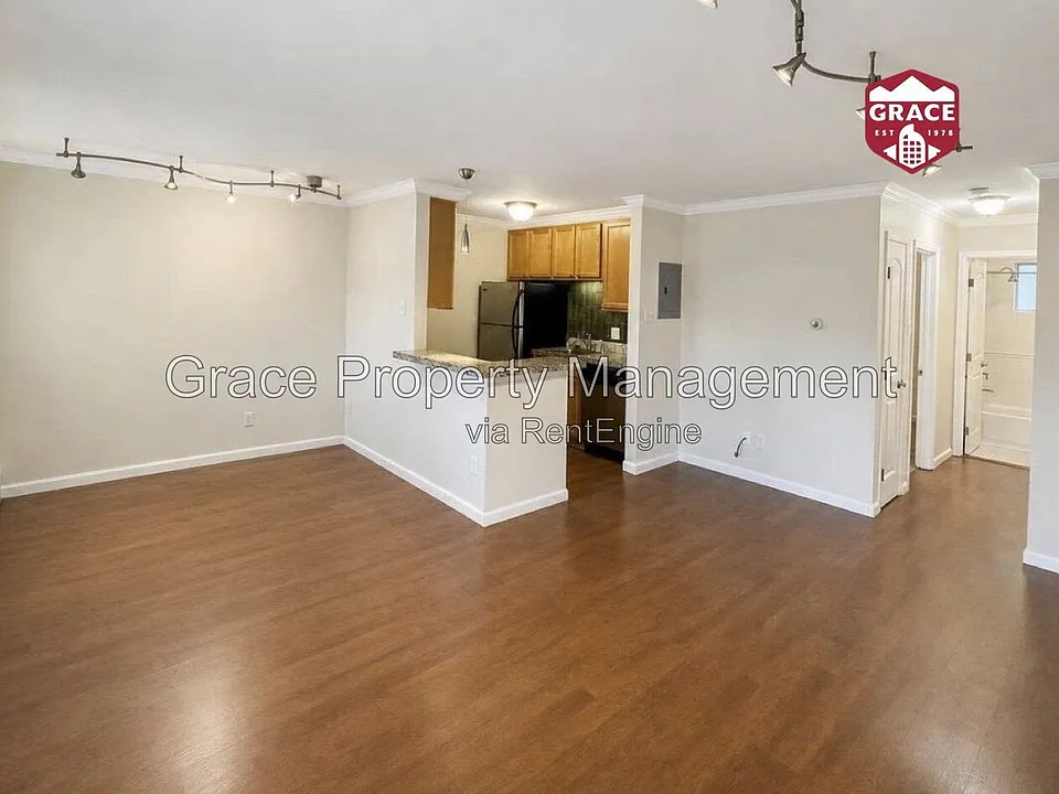 1062 Josephine St #9