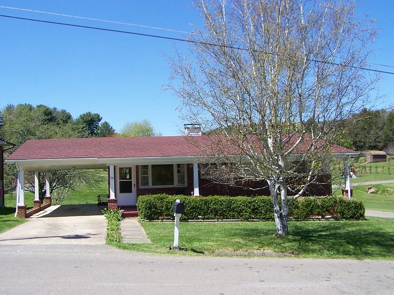 1st image of 100 Ernie Pyle St