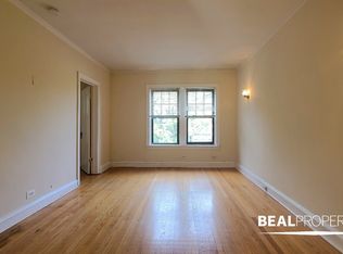 1103 W Wellington Ave APT 3, Chicago, IL 60657