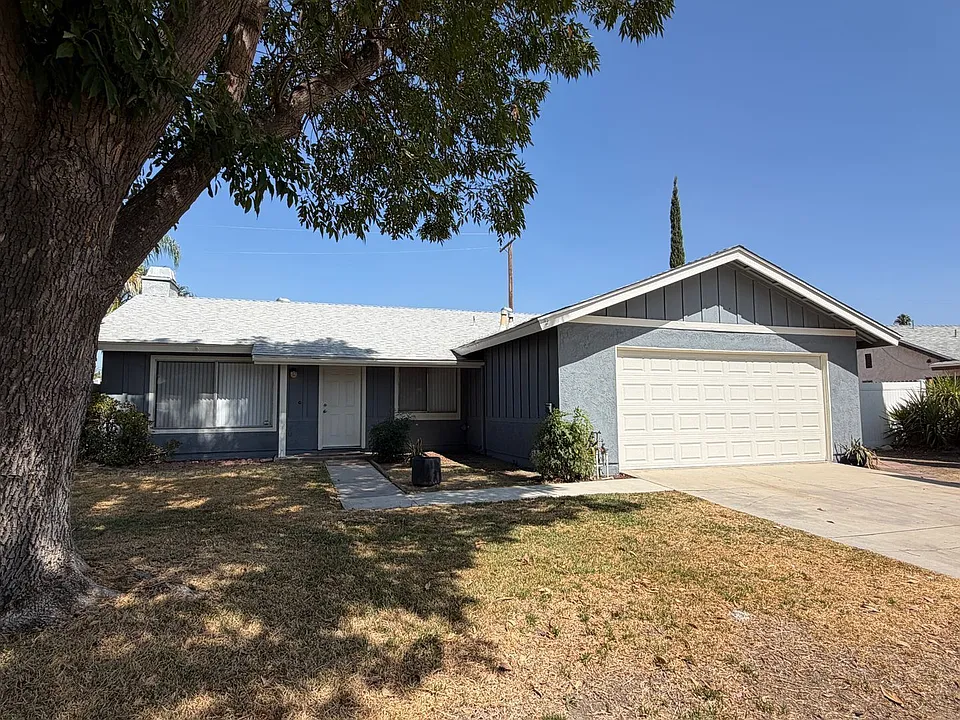 1859 Ellen Cir