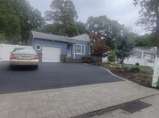 (Undisclosed Address), Ronkonkoma, NY 11779