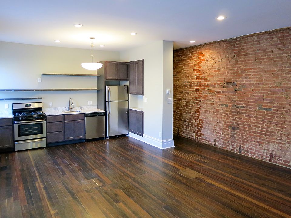 Large kitchen/dining/living room in the middle