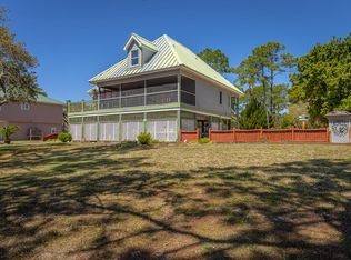 433 River Rd, Carrabelle, FL 32322