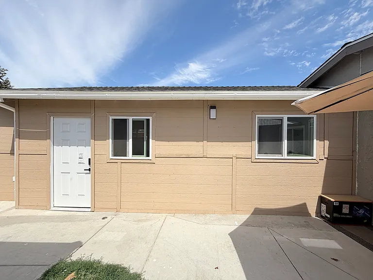 2513 W Occidental St #3 — Photo 2
