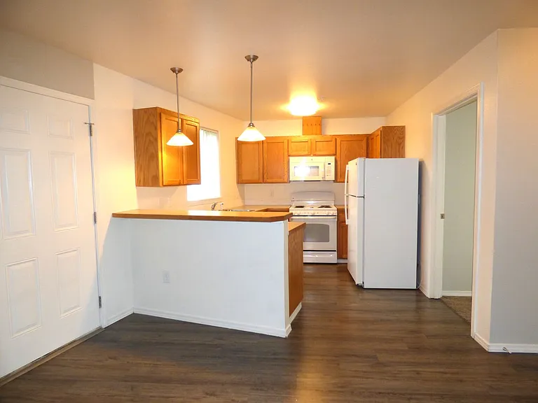 1150 12th St NE — Photo 3