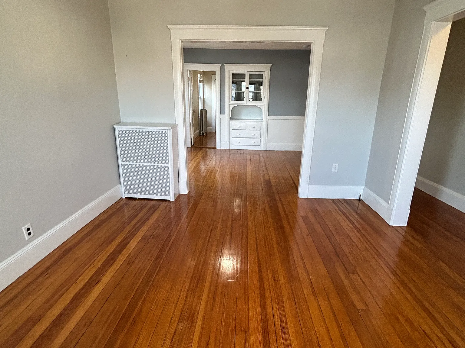3 bed, 1260 sqft, $3,250 — Photo 3