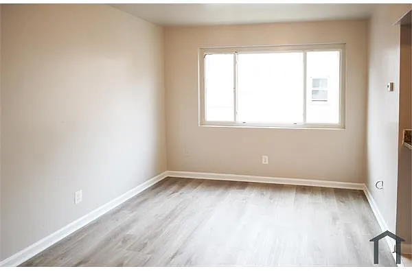 Building Photo - 108 Atlantic St SE #204