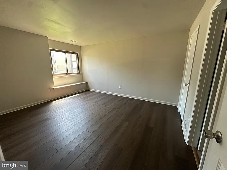 201 Lucas Ln — Photo 9