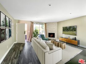 1529 S Bundy Dr, Los Angeles, CA