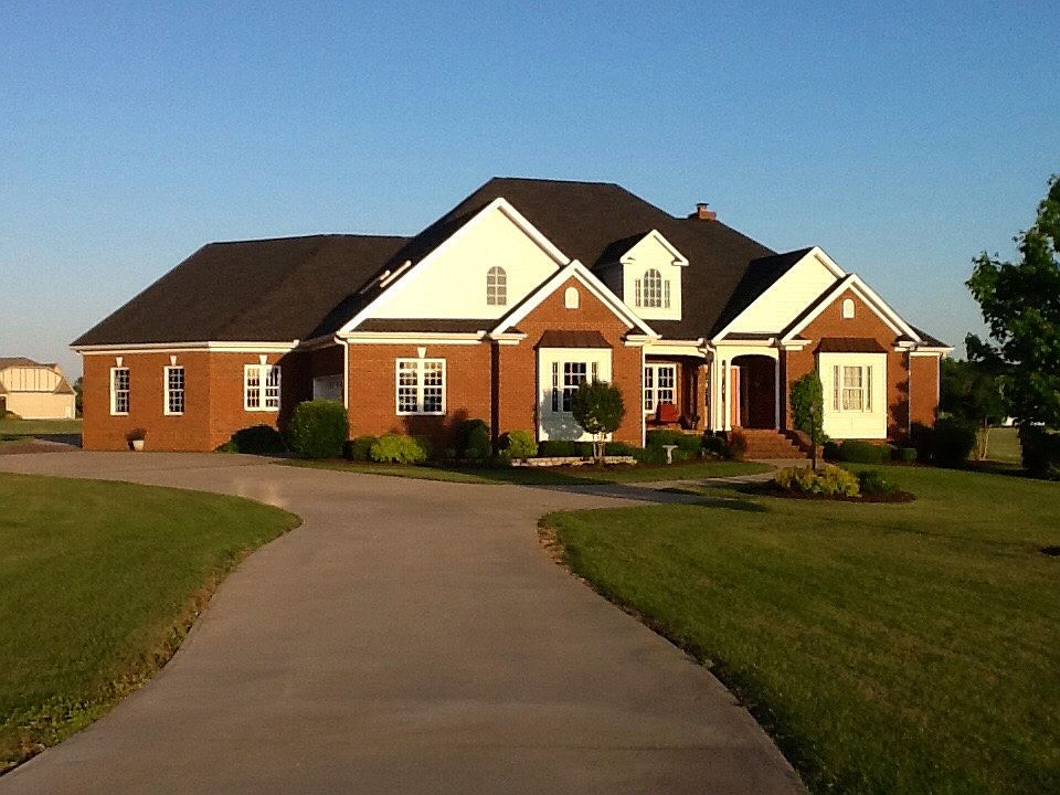 Lots of Curb Appeal!