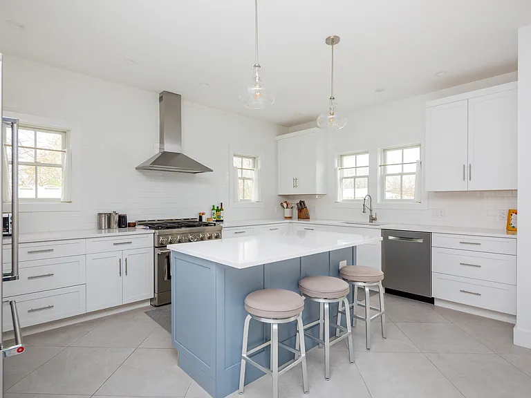 30 Beach Plum Rd — Photo 5