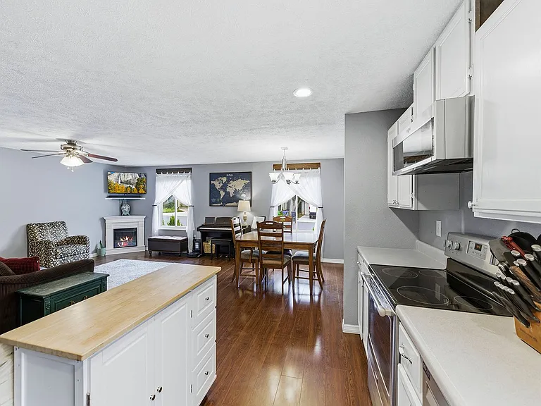 3130 Cockney St — Photo 7
