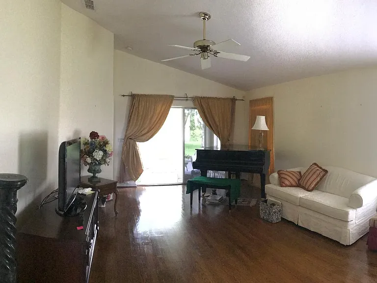 Very large living area.