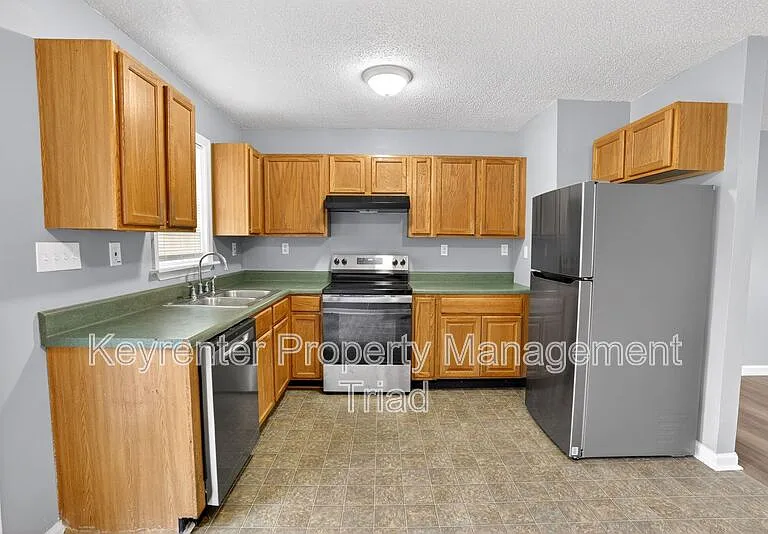 1608 McPherson St — Photo 10