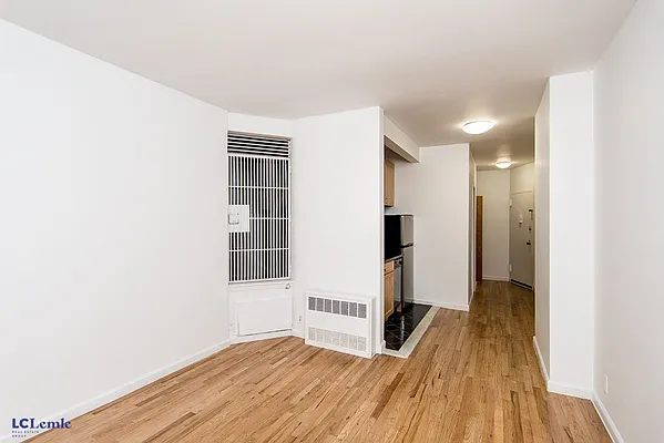 Rented by LC Lemle Real Estate Group | media 11